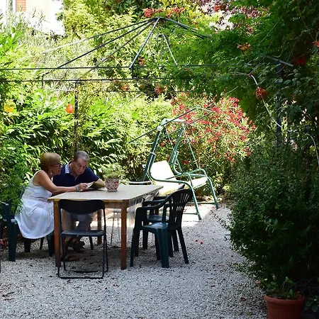 Alojamento de Acomodação e Pequeno-almoço L'incanto Di Assisi